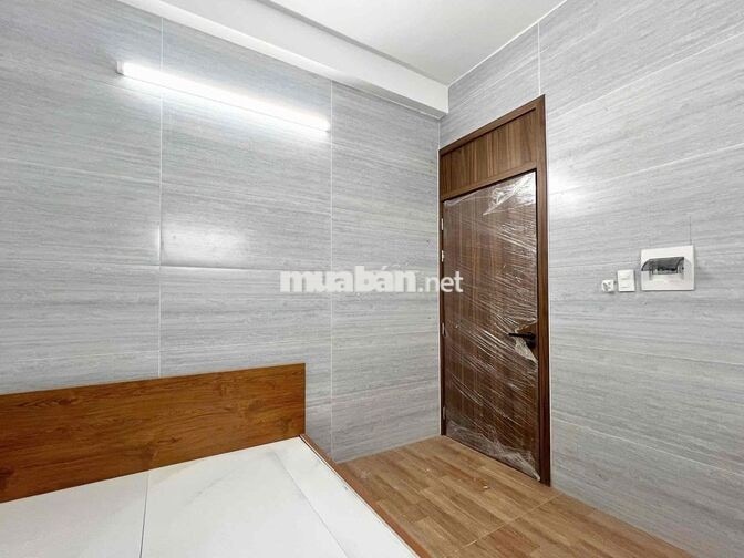 PHÒNG TRỌ KHÔNG GÁC, SẴN MÁY LẠNH MỚI 100%, Ở LIỀN, CÓ THANG MÁY
