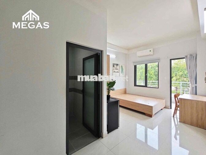 CHO THUÊ PHÒNG STUDIO BAN CÔNG MỚI TINH GẦN NGUYỄN THỊ THẬP LOTTE RMIT