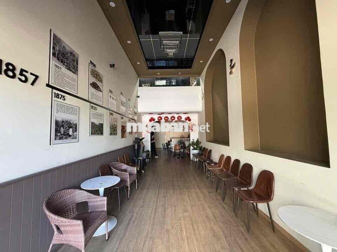 NHÀ 3 TẦNG MT PHẠM VĂN ĐỒNG , DT:250m2 , DTSD:750m2