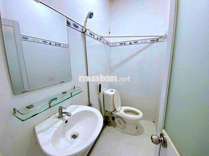 PHÒNG BAN CÔNG YÊN TĨNH, FREE DỊCH VỤ - PHAN XÍCH LONG