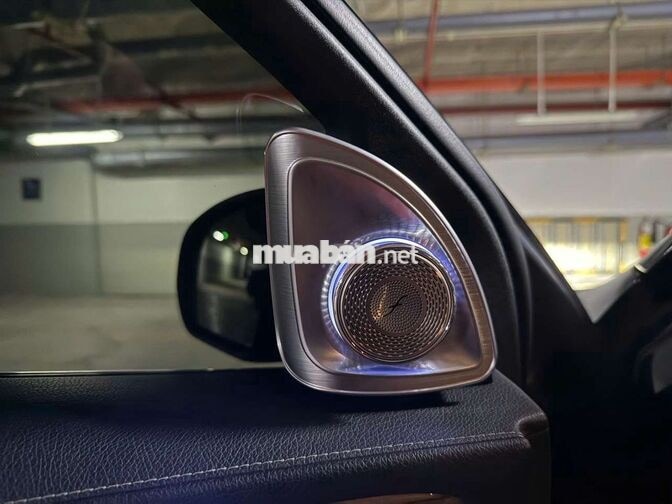 Mercedes-Benz GLC250 SUV Xanh 5 chỗ
