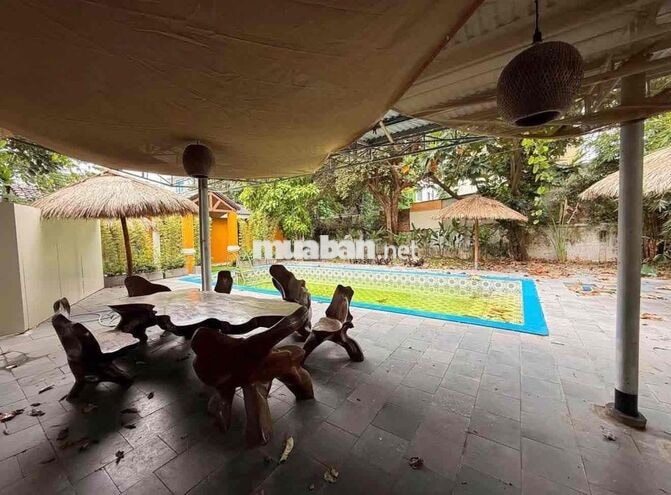 NHÀ BIỆT THỰ 2 TẦNG MT CHẾ LAN VIÊN DT:1000m2