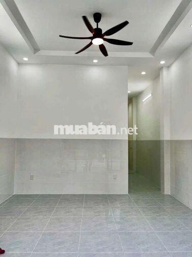 cho thuê nhà mới xây 100% khu dân cư Hưng Phú có hai máy lạnh