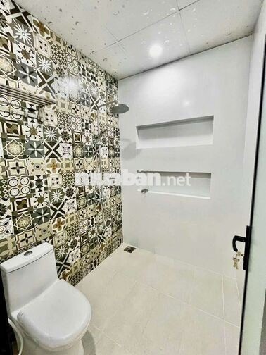 cho thuê nhà mới xây 100% khu dân cư Hưng Phú có hai máy lạnh