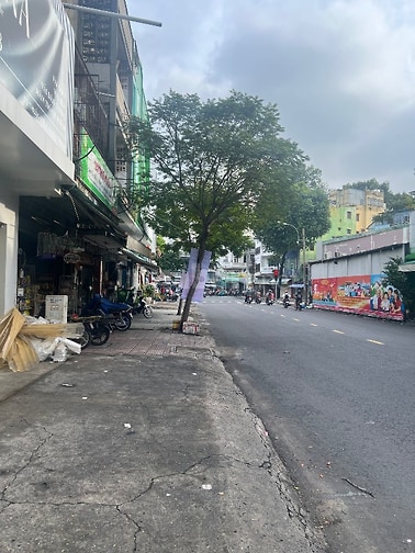 Nhà nguyên căn 4 lầu giao nhà ngay