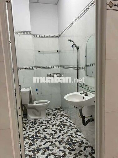 cho thuê nhà lầu mặt tiền đường Trần chiên phù hợp kinh doanh