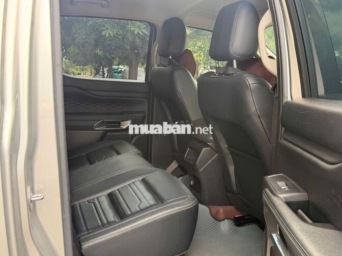 Ford Ranger Sport 2.0L 4x4 AT 2024 Bạc | 60,000 Km