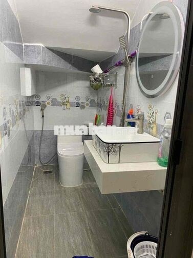 An Bình Quận 5 Hẻm 4.5m - 44m2 - Ngang 4.2m - 5PN 4 Tầng - HĐT 22tr/th