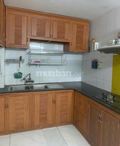 BÁN NHÀ LỚN. 8,1m-37m, DTTRỆT: 305m, DTSD: 500m, một lầu đúc