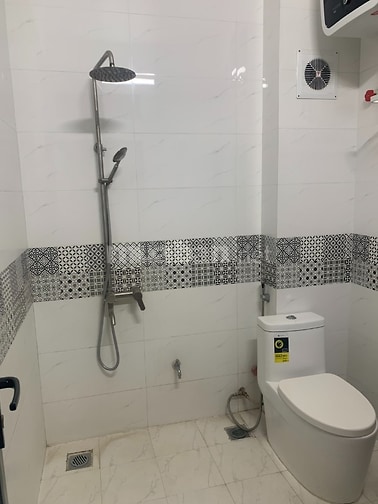 Cho thuê nhà tầng 3 ngõ 32 An Dương, Tây Hồ, Hà Nội, đầy đủ đồ