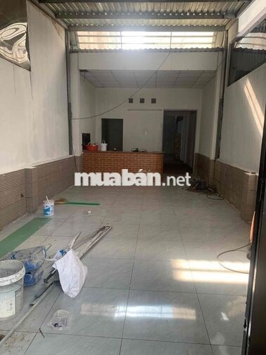 nhà mặt tiền cho thuê, xe cont trước nhà