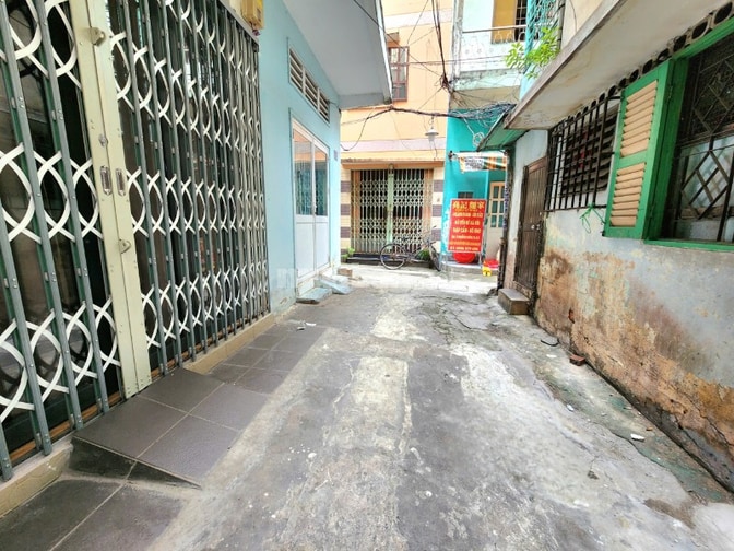 NHÀ 3 TẦNG LÔ GÓC VỊ TRÍ KINH DOANH - SAU CĂN MẶT TIỀN CHỢ NHẬT TẢO