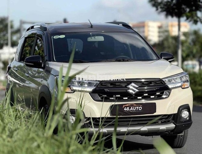 Suzuki XL7 Hybrid 2025 Trắng ngà - đen 8.300km
