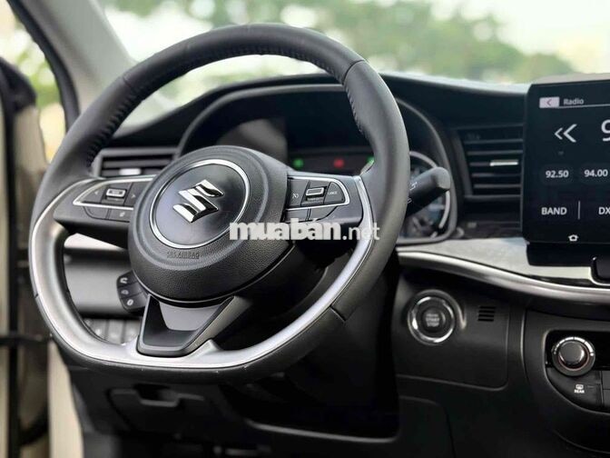 Suzuki XL7 Hybrid 2025 Trắng ngà - đen 8.300km