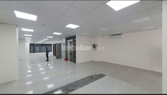 Cho thuê Toà nhà LỚN mới xây góc 3 mặt tiền đường Dương Quảng Hàm
