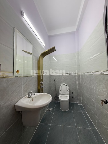 NHÀ ĐẸP 5 TẦNG NGAY TRUNG TÂM THỦ ĐỨC - PHÁP LÝ CHUẨN - HẺM XE HƠI- GI