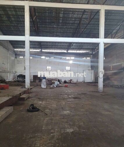 cẩn cho thuê xưởng Đừờng PVH.DT 1000m2 hẻm xe tải 10T giá.45 triệu TL