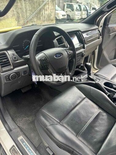 Ford Everest Titanium Trắng Tự động 160168 km