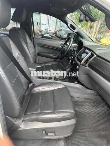 Ford Everest Titanium Trắng Tự động 160168 km