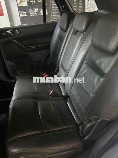 Ford Everest Titanium Trắng Tự động 160168 km