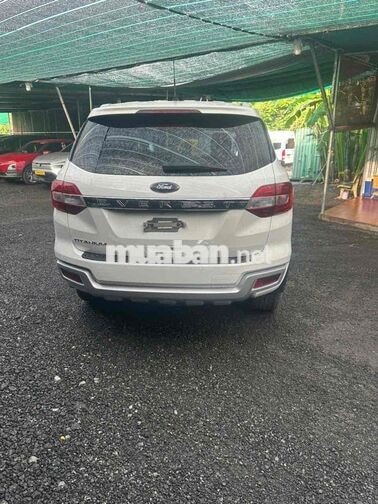 Ford Everest Titanium Trắng Tự động 160168 km