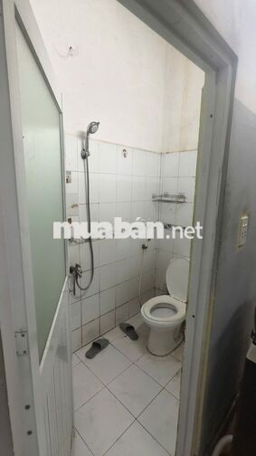Phòng trọ nội thất cơ bản máy lạnh tủ lạnh