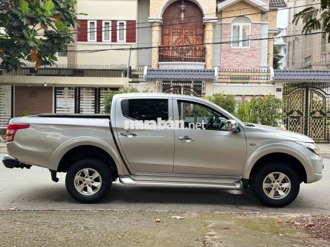 Mitsubishi Triton GLX 4x2AT 2017 Bạc