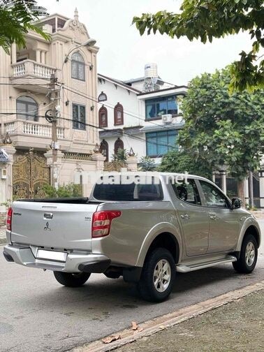 Mitsubishi Triton GLX 4x2AT 2017 Bạc