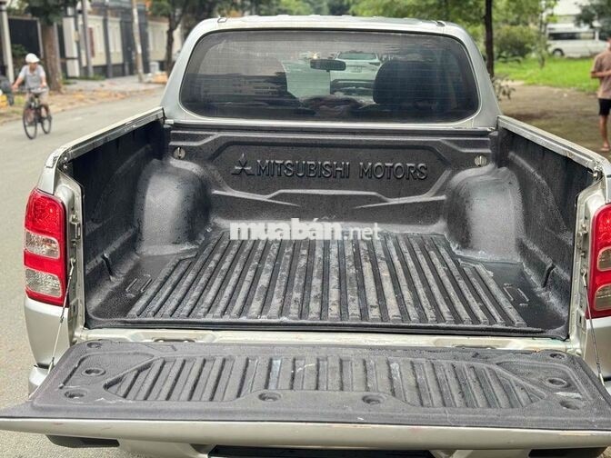 Mitsubishi Triton GLX 4x2AT 2017 Bạc