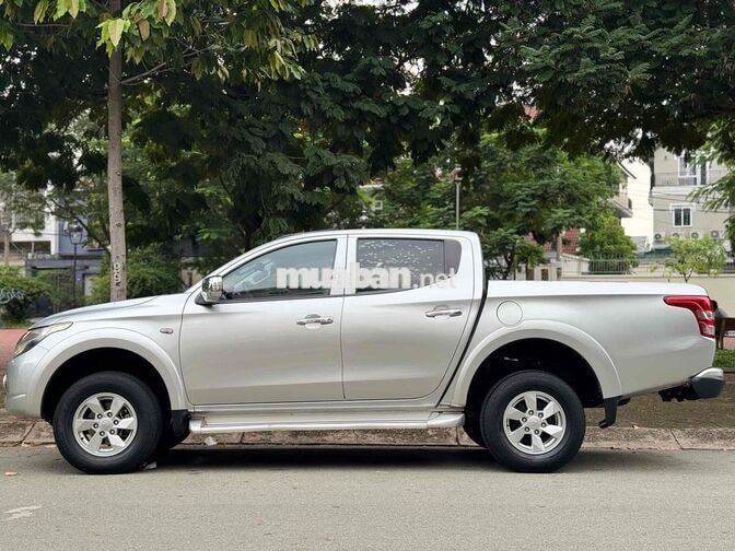 Mitsubishi Triton GLX 4x2AT 2017 Bạc