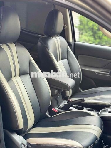 Mitsubishi Triton GLX 4x2AT 2017 Bạc
