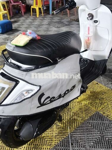 Piaggio Vespa Trắng Việt Nam