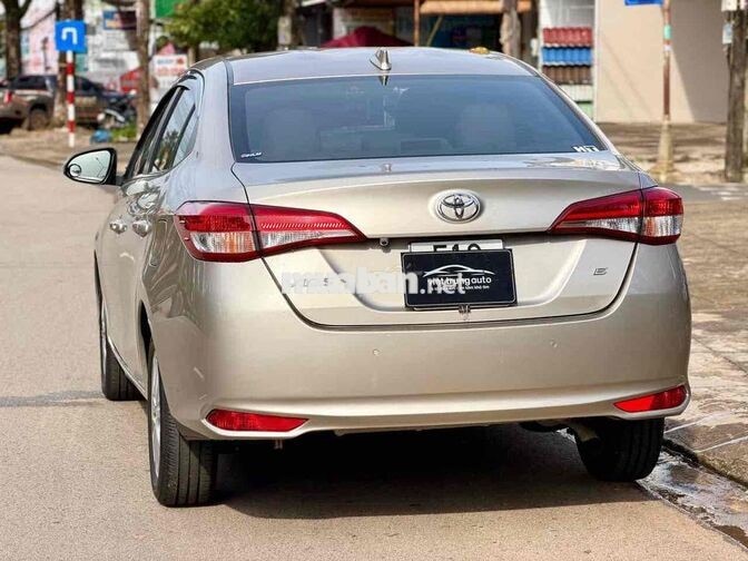 Toyota Vios E CVT 2019 Vàng cát
