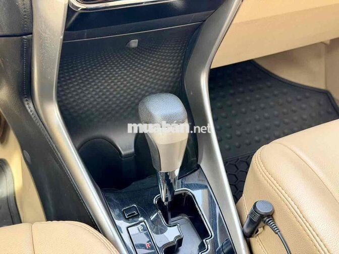 Toyota Vios E CVT 2019 Vàng cát