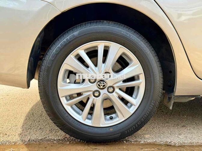Toyota Vios E CVT 2019 Vàng cát