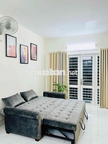Cho thuê nhà. Nguyên Lầu 1. Lối đi riêng biệt.Nơ Trang Long.P12.Q.BT