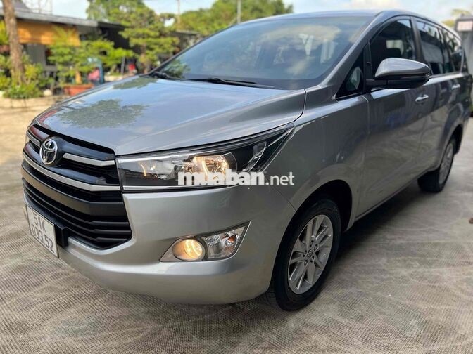 Toyota Innova 2018 Tự động Bạc