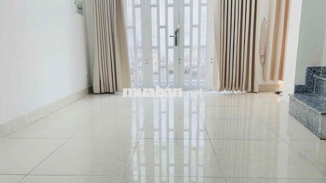Cho thuê nhà. Nguyên Lầu 1. Lối đi riêng biệt.Nơ Trang Long.P12.Q.BT