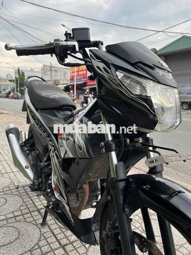 Suzuki Satria Đen