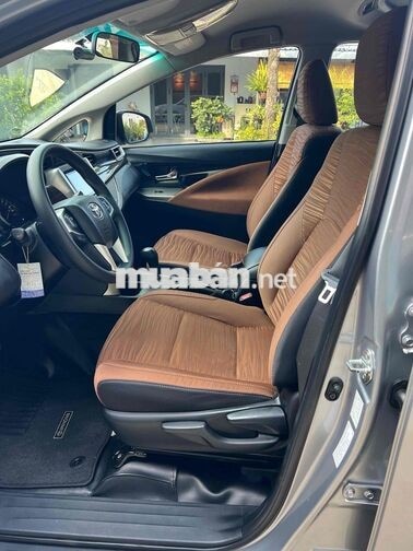 Toyota Innova 2018 Tự động Bạc