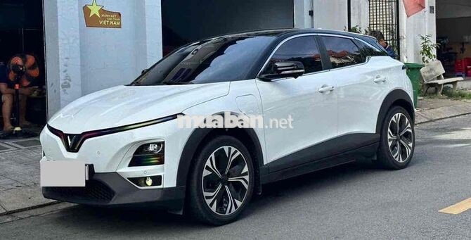 cần bán nhanh xe lướt bản full options giá tốt