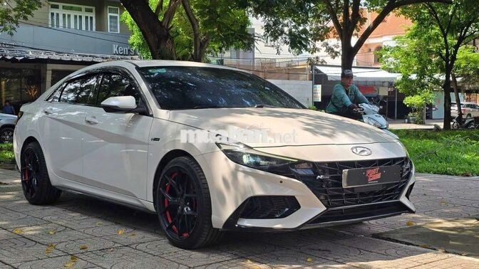 Hyundai Elantra 2022 NLine 1.6Turbo,màu trắng,6v6