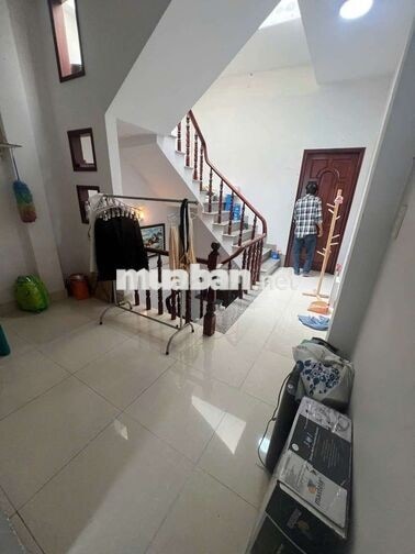 NHÀ ĐẸP - HẺM RỘNG RÃI - CÓ MÁY LẠNH 