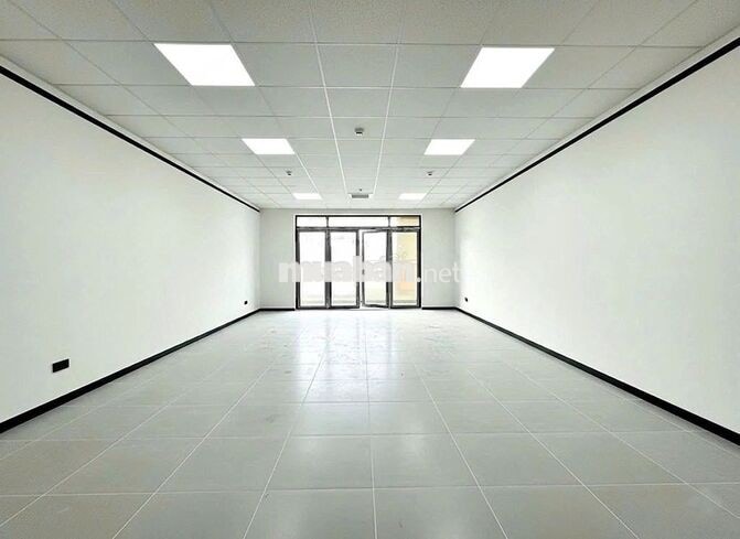 NHÀ ĐẸP,GIÁ THUÊ TỐT-Cho thuê căn góc Tô Hiến Thành,Quận 10.Ngang 6m,
