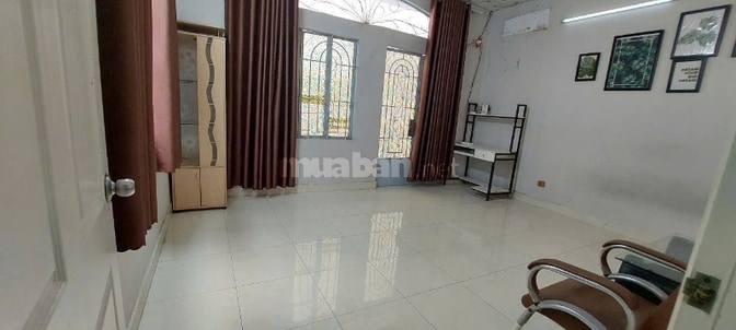 Cho thuê nhà sát mặt tiền Đinh Bộ Lĩnh, P.26, Bình Thạnh, 180m2, 14 tr