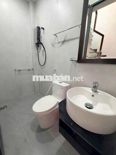 CHO THUÊ NHÀ MT TRẦN THỦ ĐỘ - P PHÚ THANH 4 x 18 Đúc 3,5 lầu đẹp 