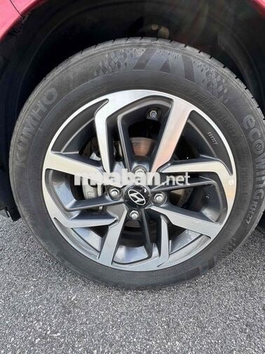 Hyundai i10 AT bản Full Đỏ 52000 km