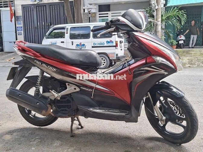 Honda Airblade giấy tờ đầy đủ.. Máy zin bao êm 