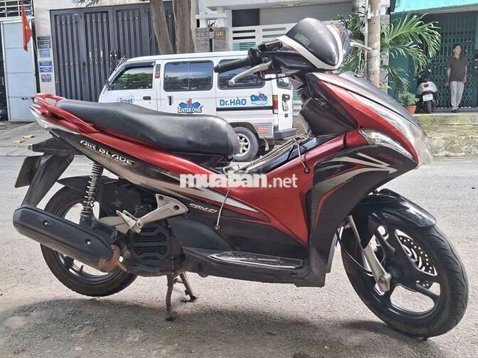Honda Airblade giấy tờ đầy đủ.. Máy zin bao êm 