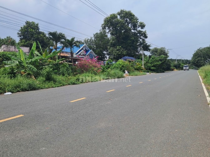 Chính chủ bán đất 176m2 trung tâm Chơn Thành, kế bên nhà mới xây.